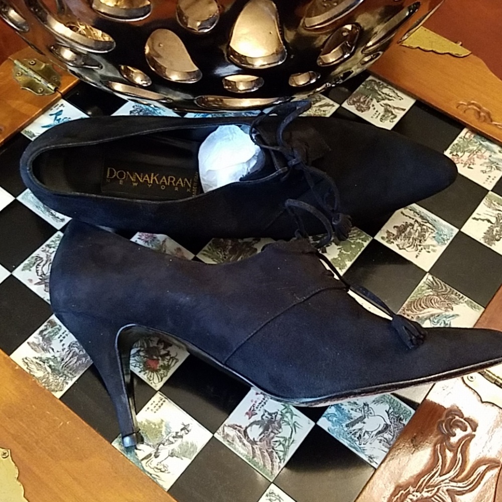 Vintage💕 DONNAKARAN Blk Suede Pumps sz 9.5